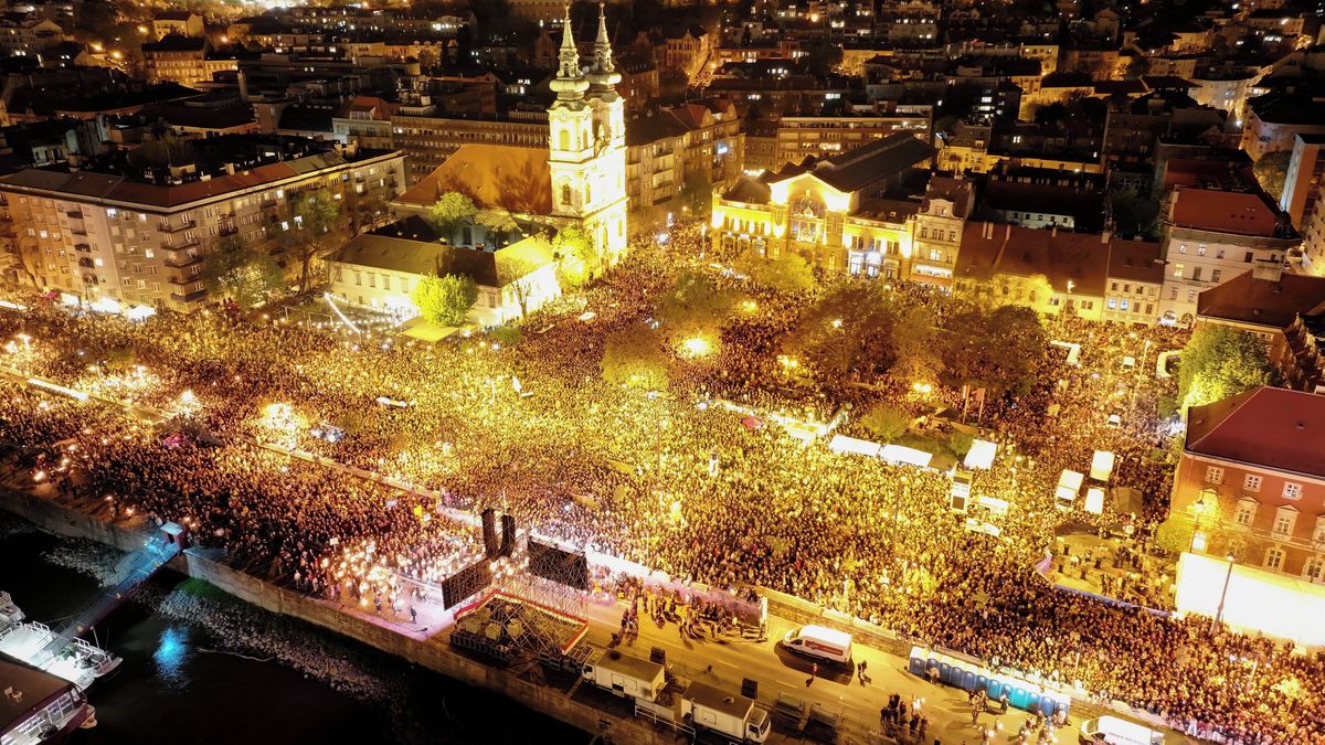 Maďarské volby: Tsunami opozice smetlo Orbána